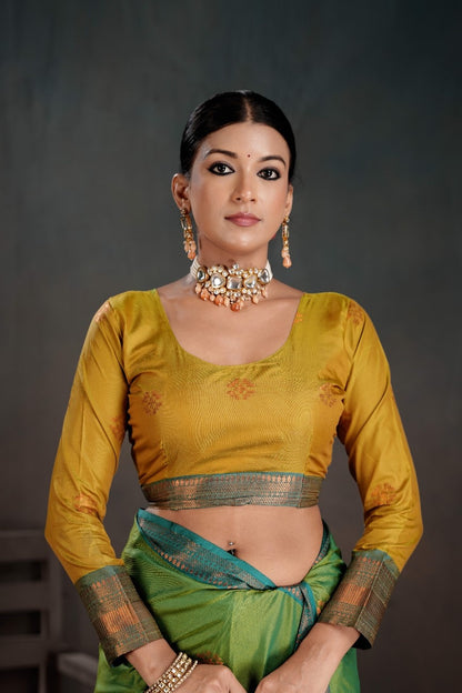 Soft Silk Chitt Pallue With Contrast Blouse Weaving Saree