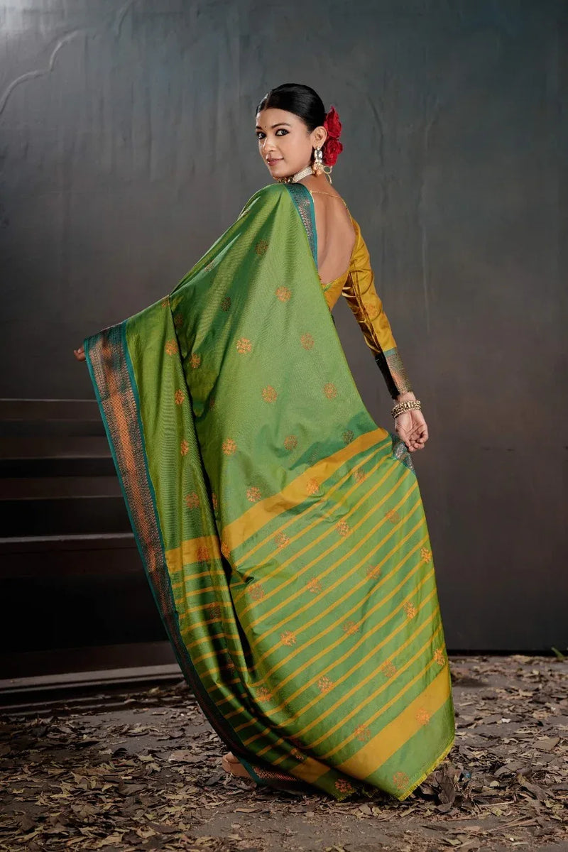 Soft Silk Chitt Pallue With Contrast Blouse Weaving Saree - EZBER