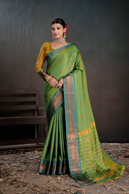 Soft Silk Chitt Pallue With Contrast Blouse Weaving Saree