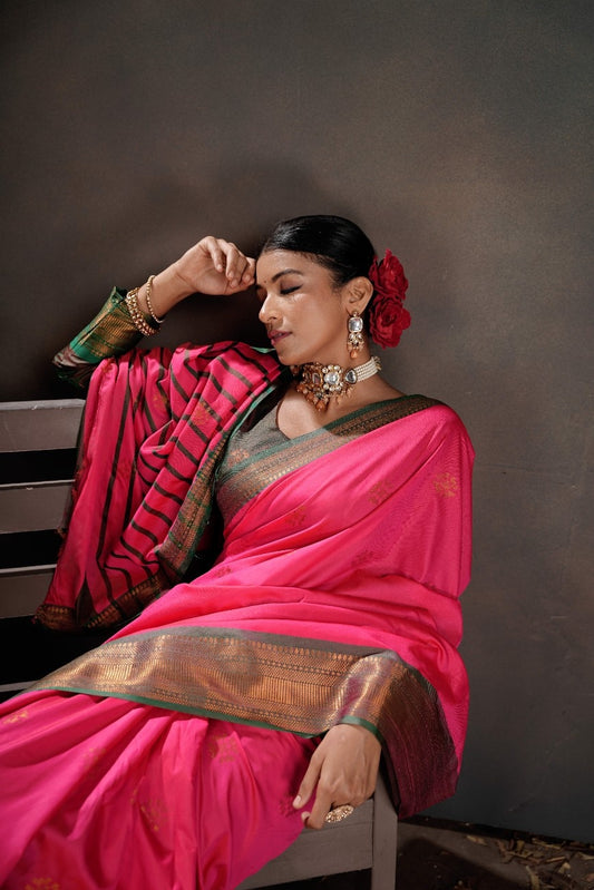 Soft Silk Chitt Pallue With Contrast Blouse Weaving Saree