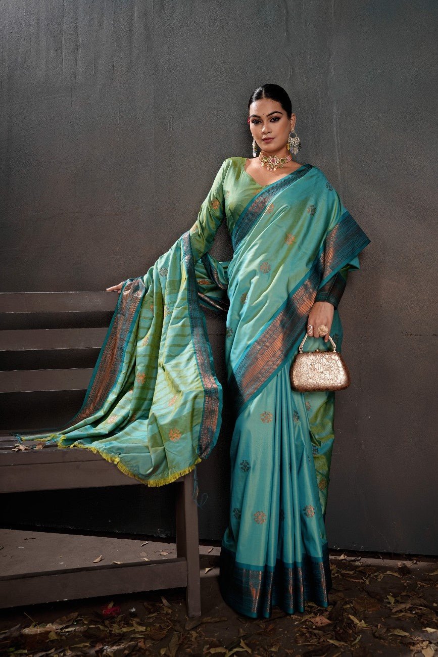 Soft Silk Chitt Pallue With Contrast Blouse Weaving Saree