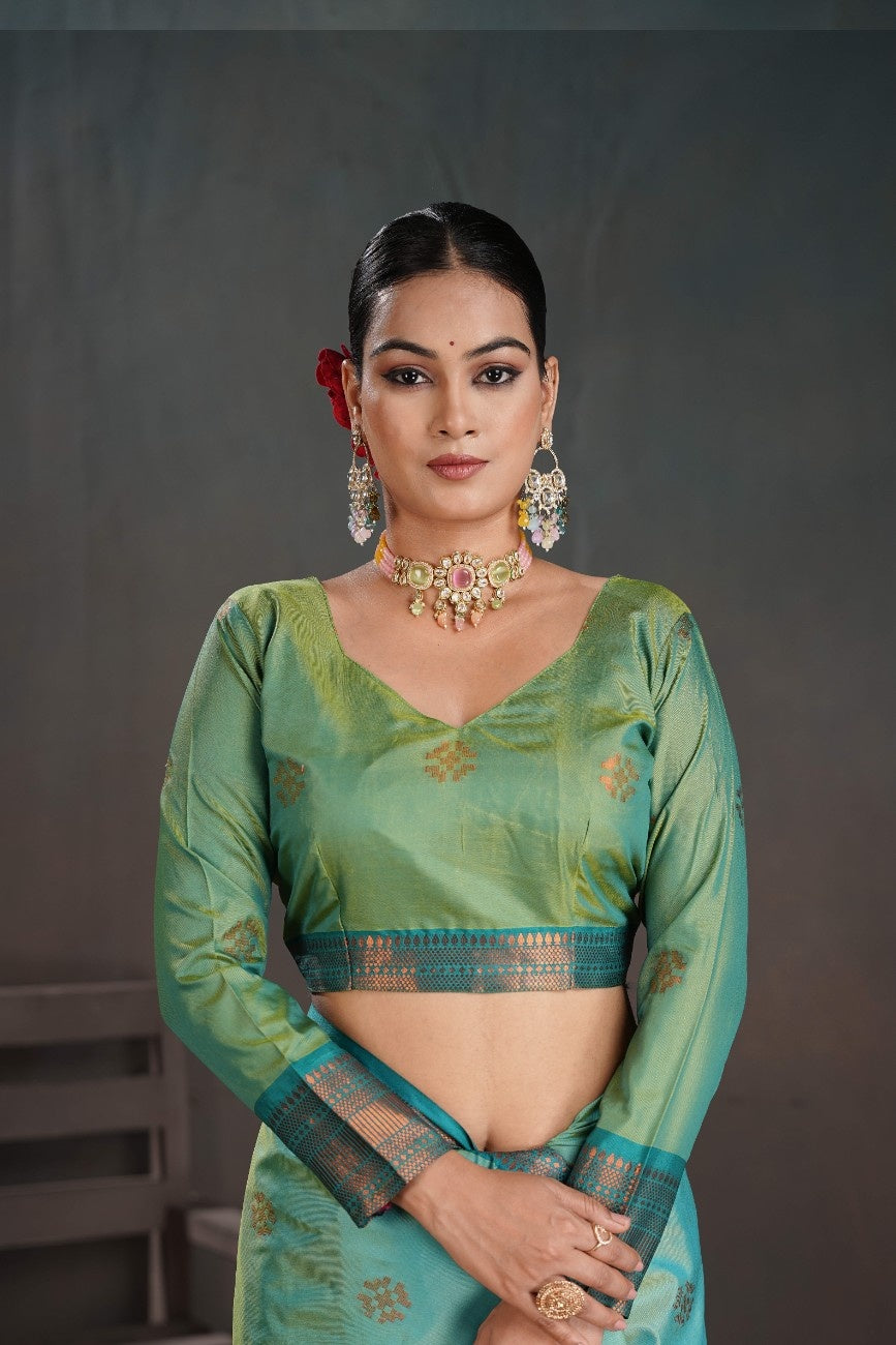 Soft Silk Chitt Pallue With Contrast Blouse Weaving Saree