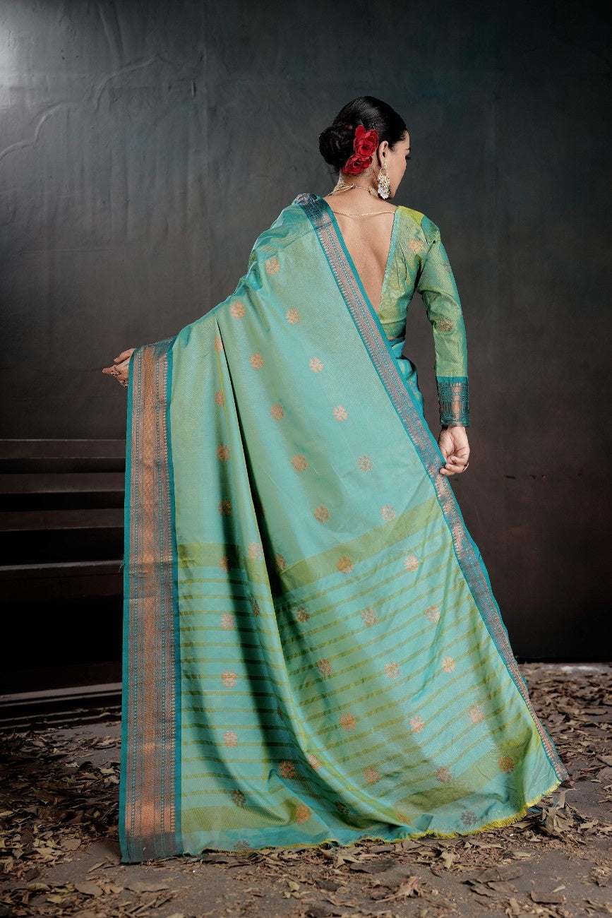 Soft Silk Chitt Pallue With Contrast Blouse Weaving Saree