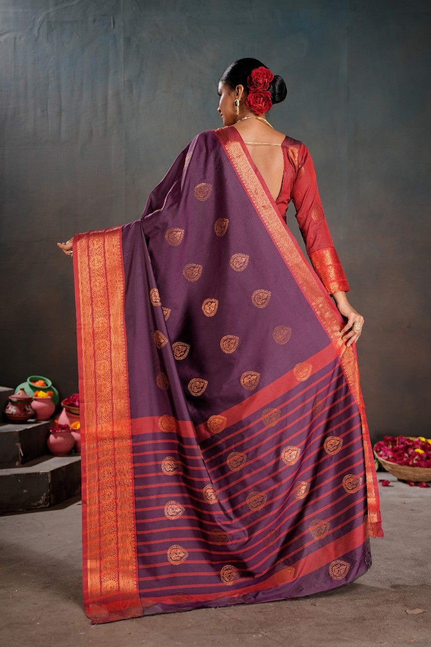 Soft Silk Chitt Pallue With Contrast Blouse Weaving Saree
