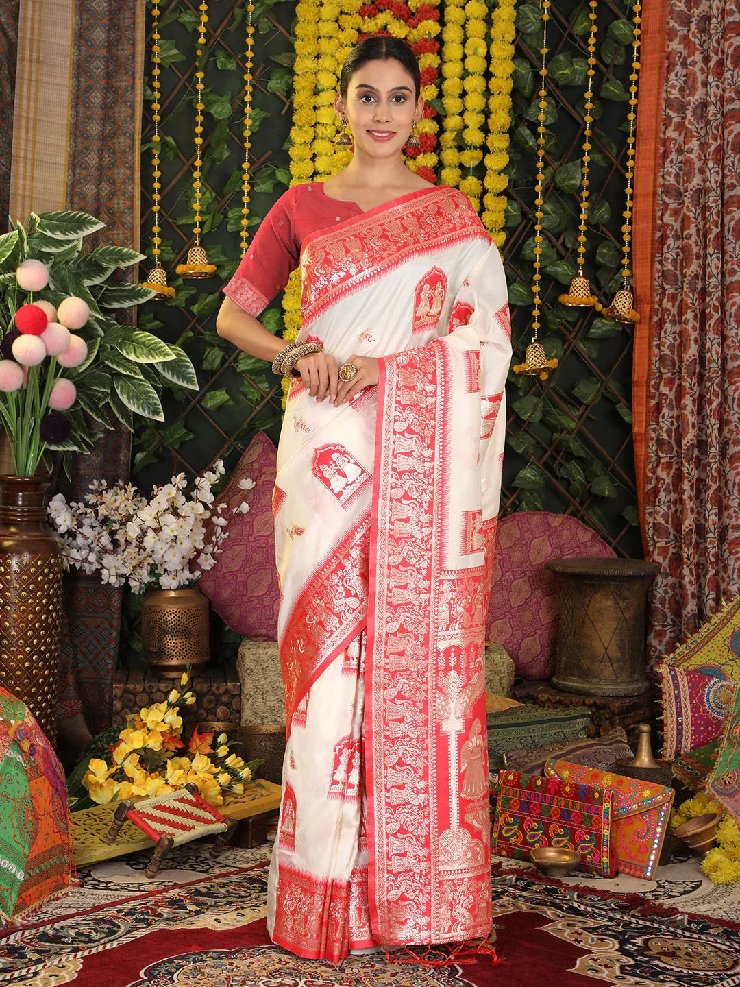White Silk Saree With Blouse Piece - EZBER