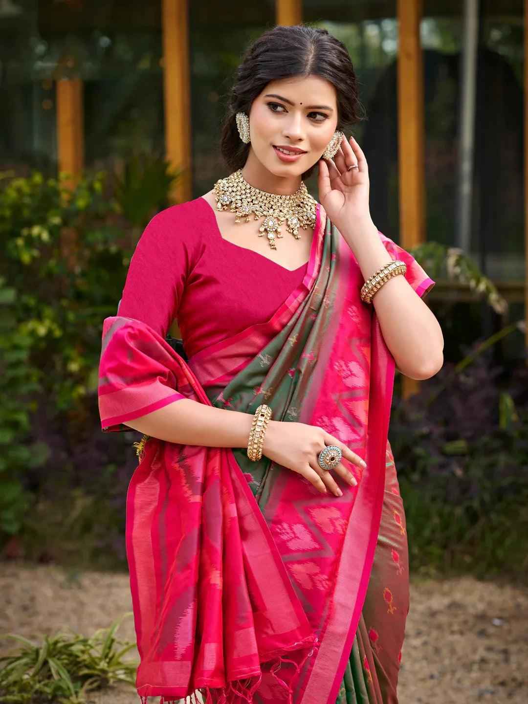 Mehnadi Silk Brocade Saree | EZB SI04 ASPOC5006