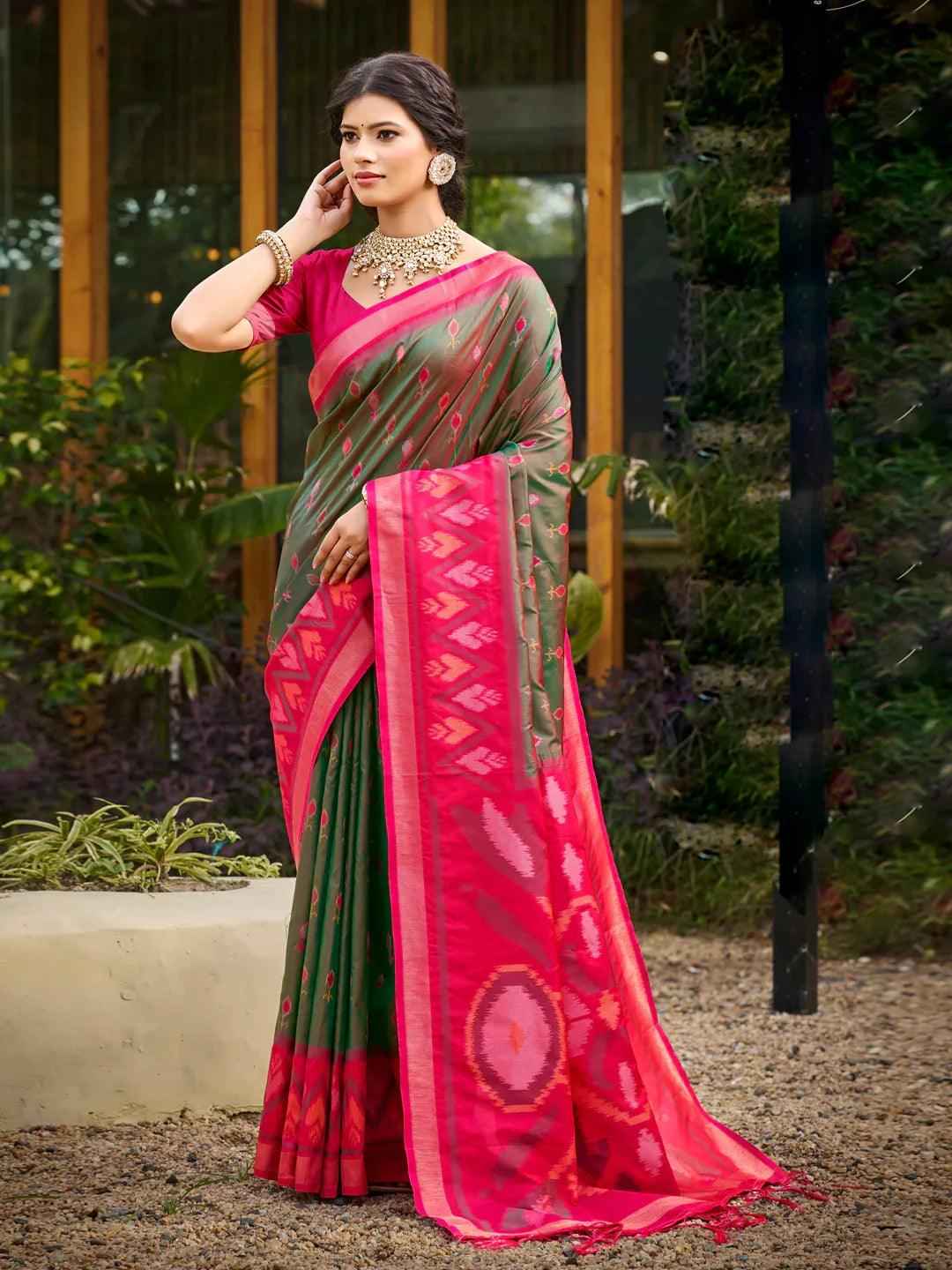 Mehnadi Silk Brocade Saree | EZB SI04 ASPOC5006