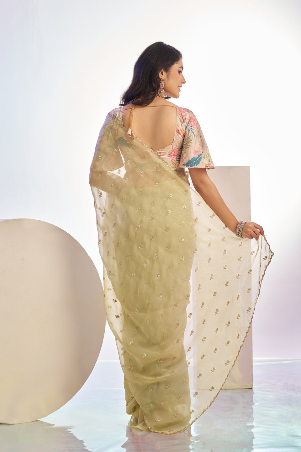 Crunchi Embroidered Work Saree With Printed Blouse Piece