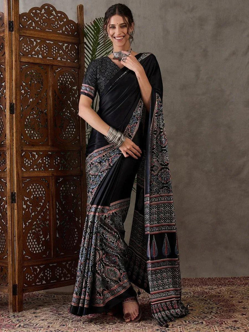 black-semi-modal-saree-with-blouse-piece-1423573_e98e8ab6-7b3c-48b3-83d7-09f8ee408b81 - EZBER