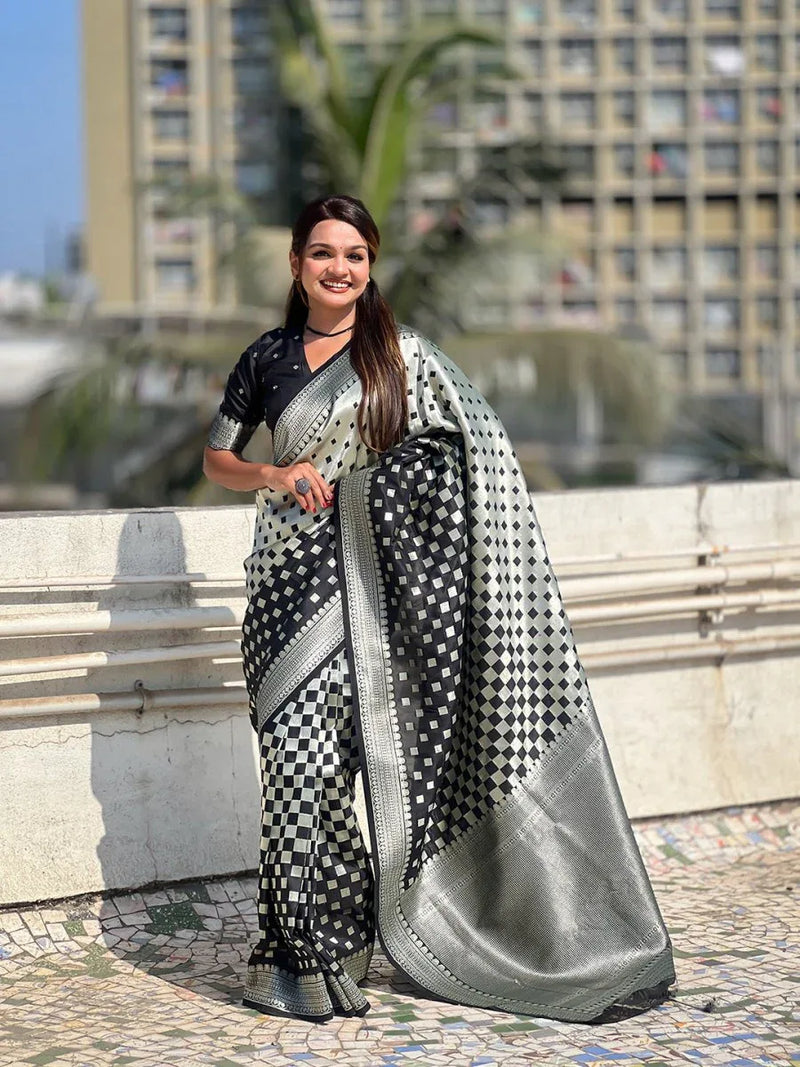 Black & White Silk Saree With Blouse Piece - EZBER