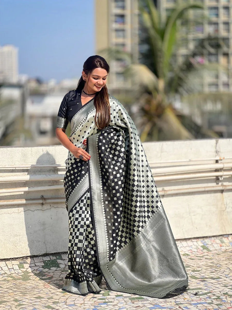 Black & White Silk Saree With Blouse Piece - EZBER