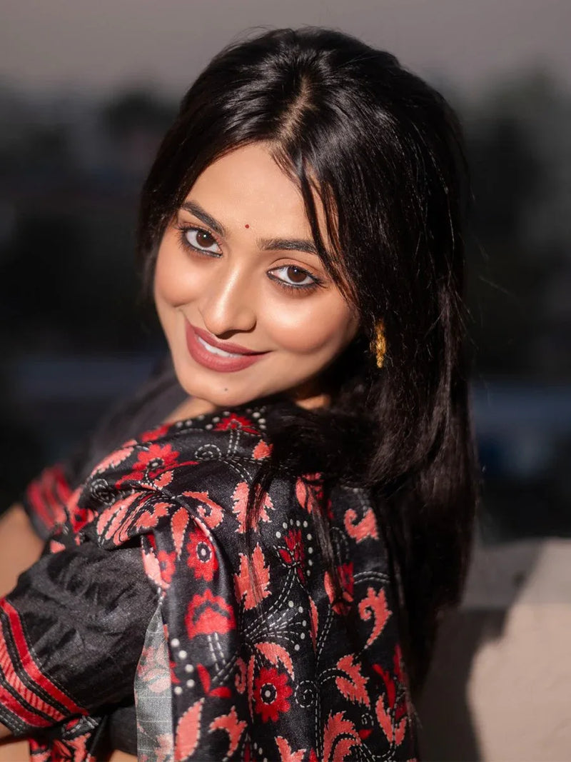 Black With Red Soft Kolam Silk Saree With Blouse Piece - EZBER