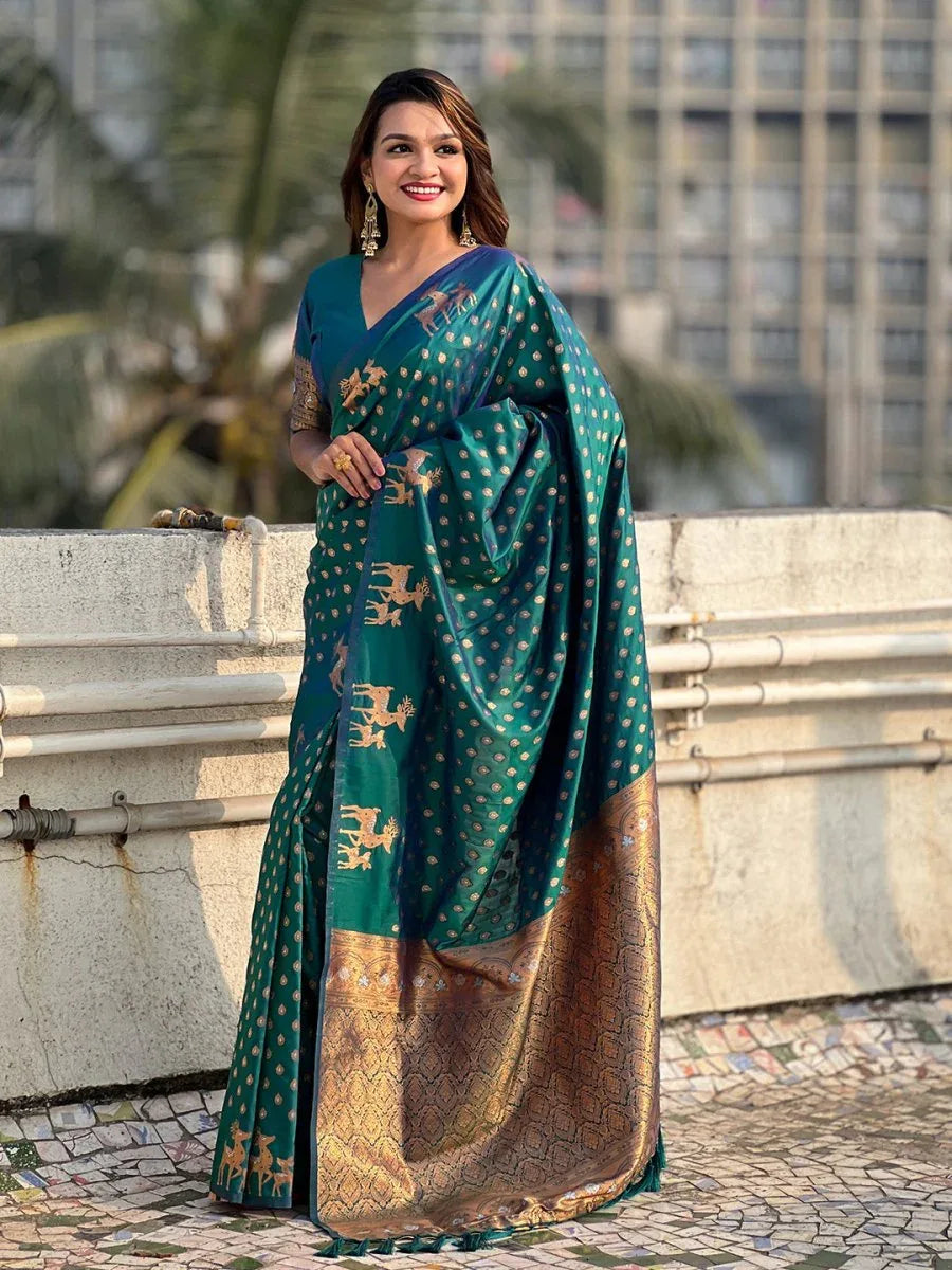 Bottle Green Silk Blend Saree With Blouse Piece - EZBER