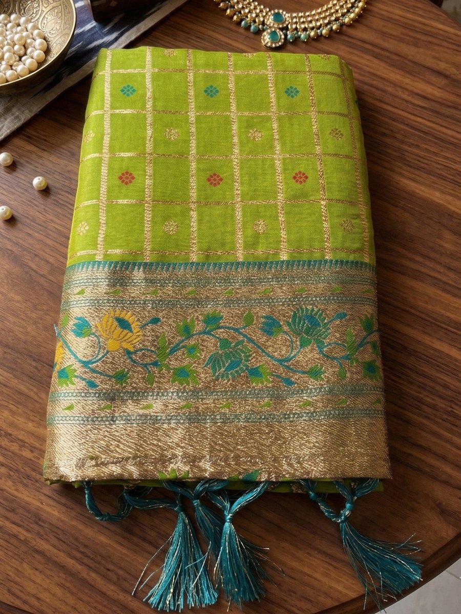 Green Banarasi Silk Contrast Pallu Saree | EZB SI04 SUKLN1004 - EZBER