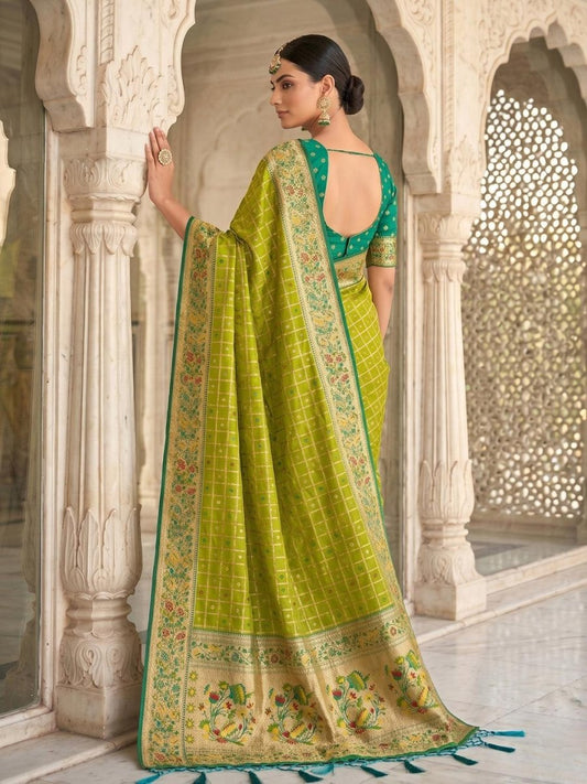 Green Banarasi Silk Contrast Pallu Saree | EZB SI04 SUKLN1004 - EZBER