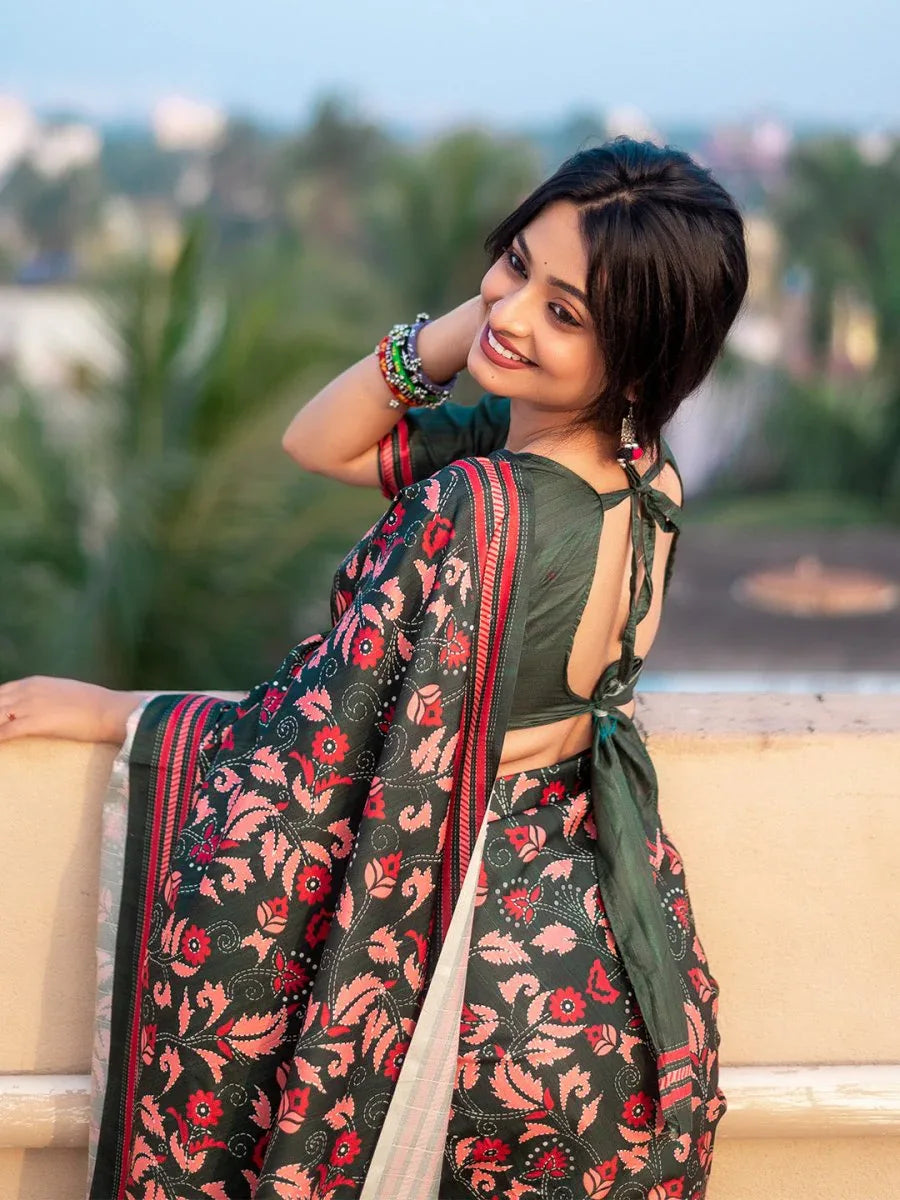 Green Soft Kolam Silk Saree With Blouse Piece - EZBER