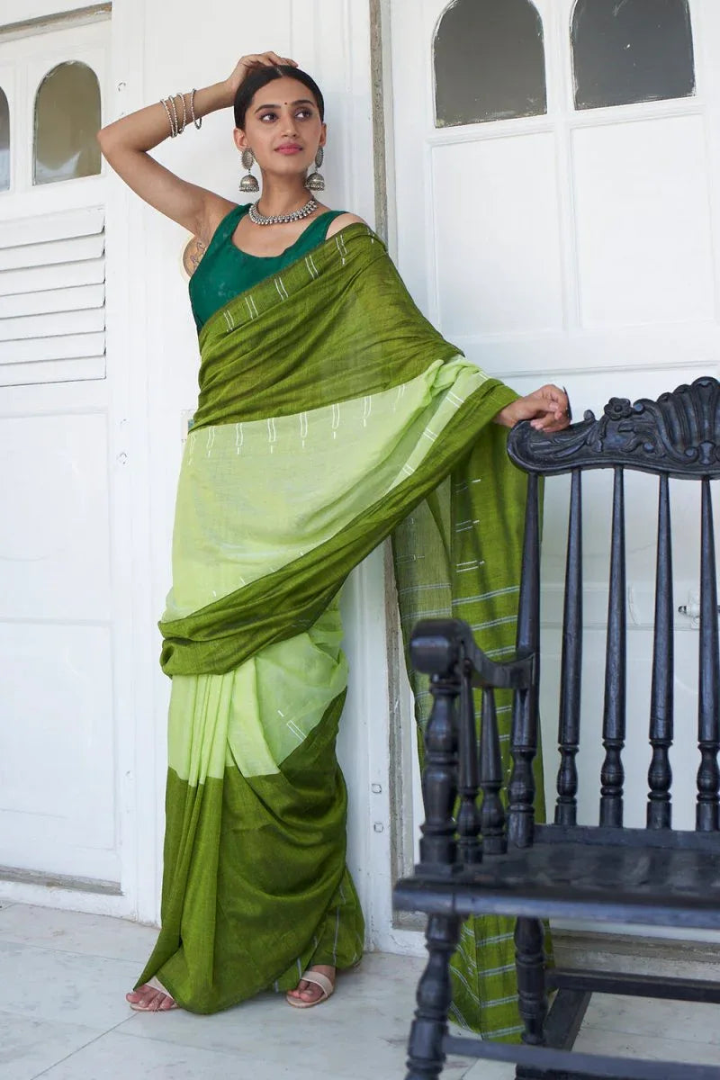 Hunter Green Mulmul Cotton Saree - EZBER
