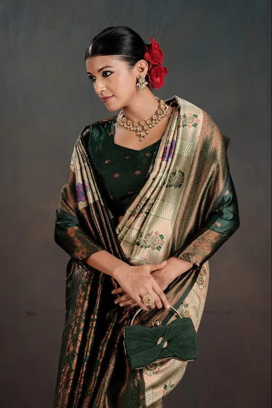 Kanjeevaram Silk Rich Pallue With Contrast Blouse Weaving Silk Saree - EZBER