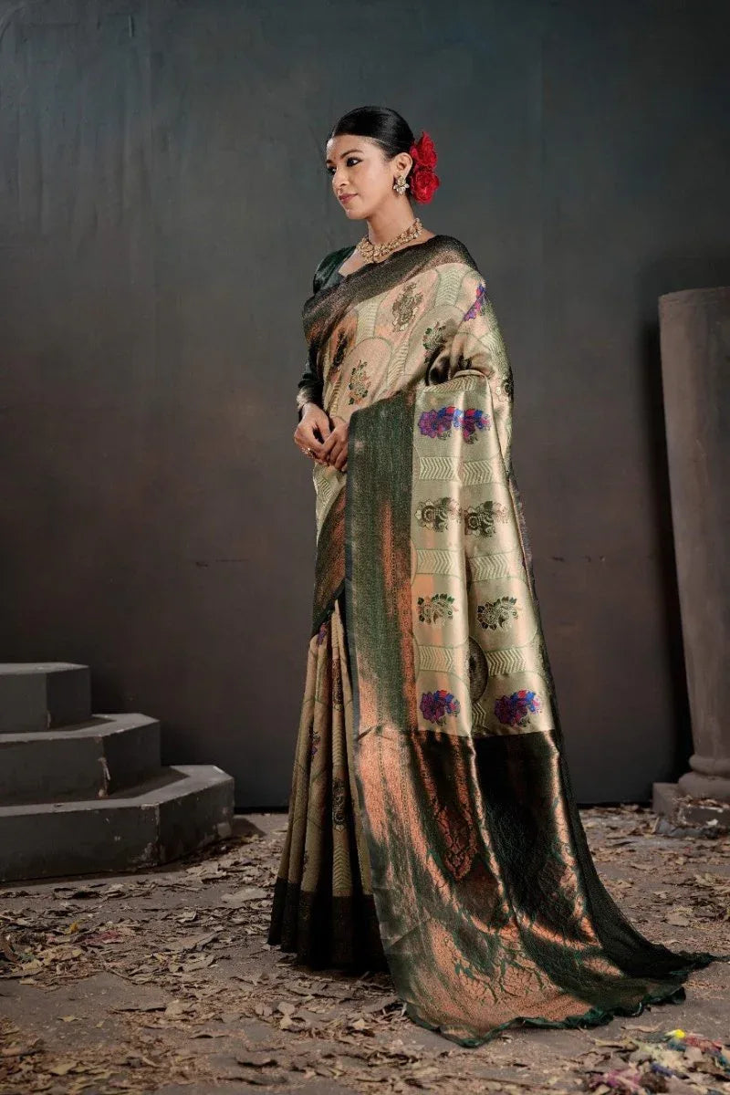 Kanjeevaram Silk Rich Pallue With Contrast Blouse Weaving Silk Saree - EZBER