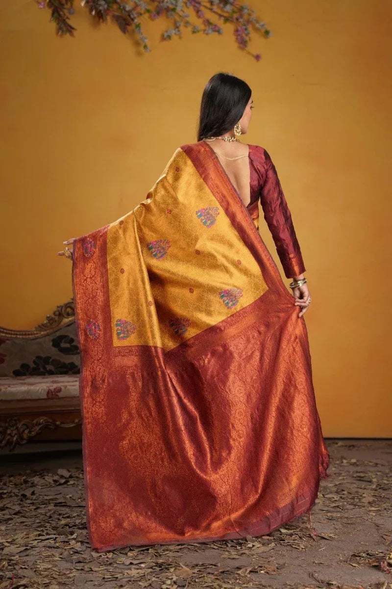 Kanjeevaram Silk Rich Pallue With Contrast Blouse Weaving Silk Saree - EZBER