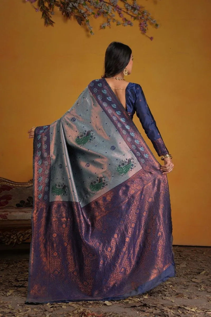 Kanjeevaram Silk Rich Pallue With Contrast Blouse Weaving Silk Saree - EZBER