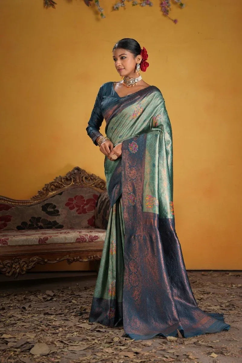 Kanjeevaram Silk Rich Pallue With Contrast Blouse Weaving Silk Saree - EZBER