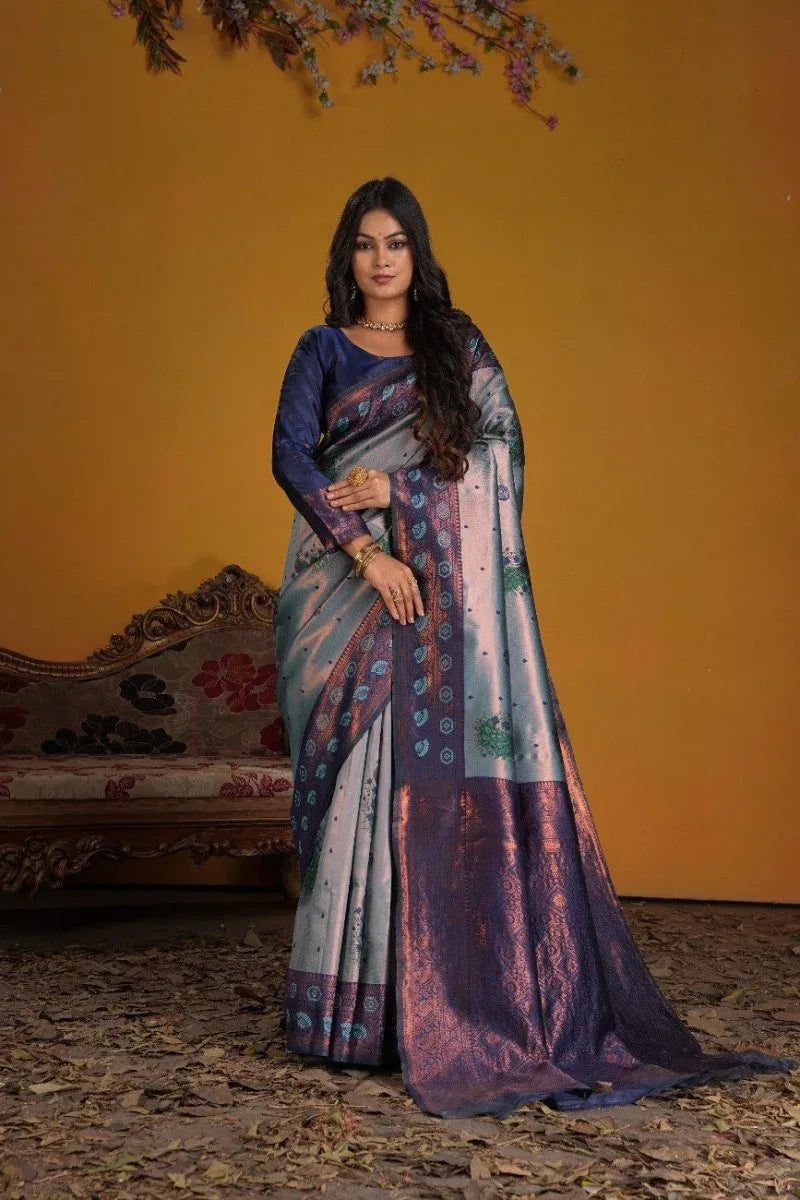 Kanjeevaram Silk Rich Pallue With Contrast Blouse Weaving Silk Saree - EZBER