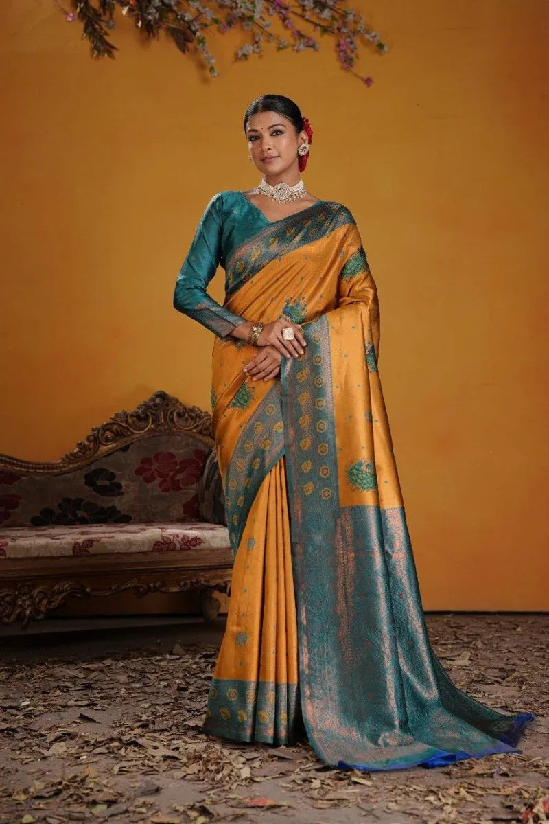 Kanjeevaram Silk Rich Pallue With Contrast Blouse Weaving Silk Saree - EZBER