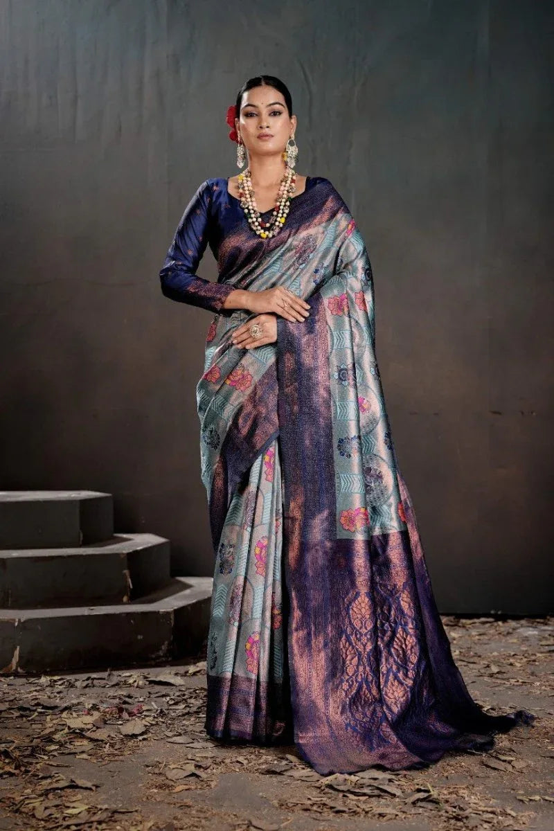 Kanjeevaram Silk Rich Pallue With Contrast Blouse Weaving Silk Saree - EZBER