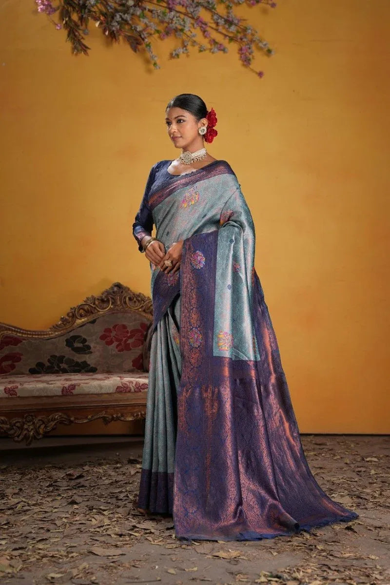 Kanjeevaram Silk Rich Pallue With Contrast Blouse Weaving Silk Saree - EZBER