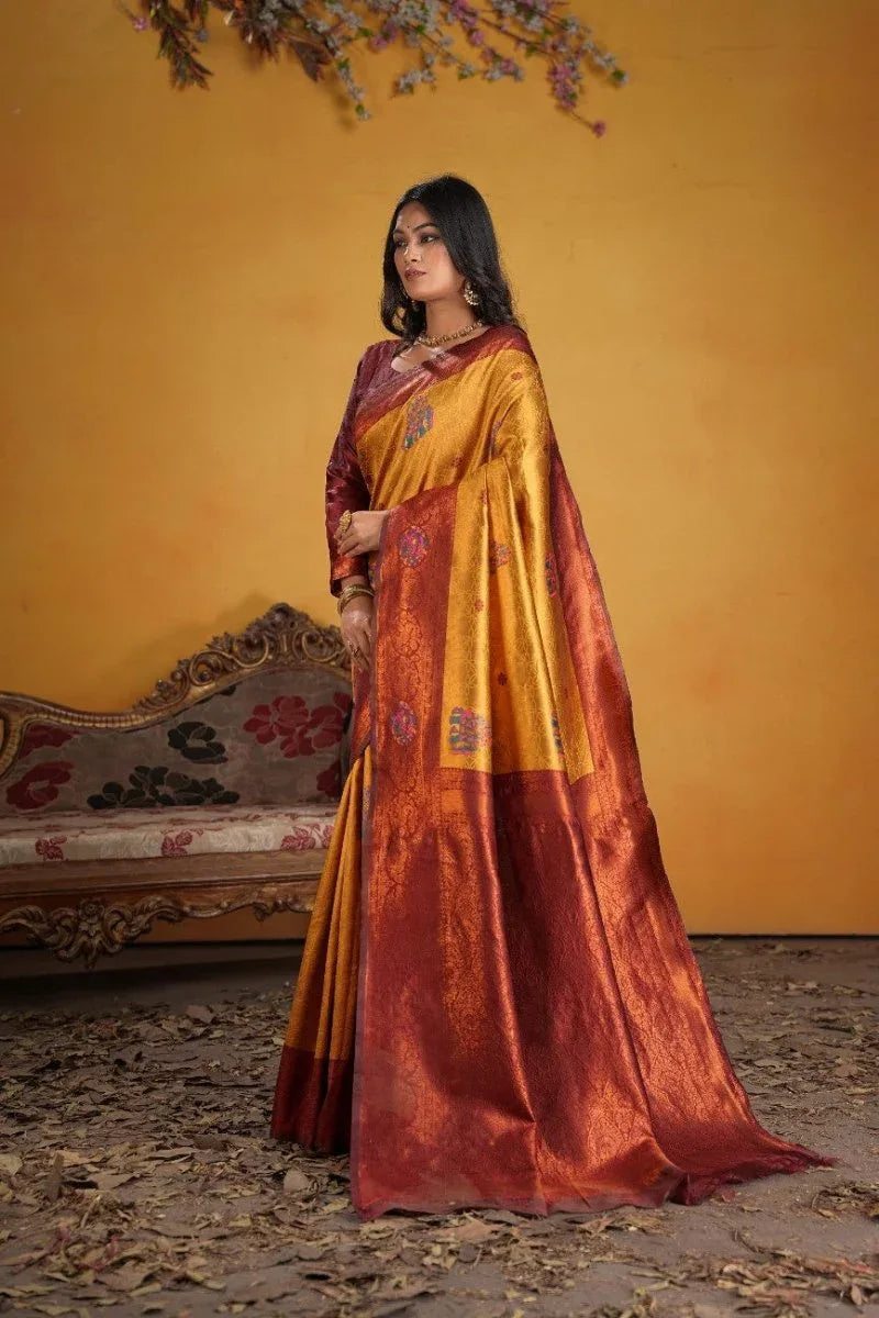 Kanjeevaram Silk Rich Pallue With Contrast Blouse Weaving Silk Saree - EZBER