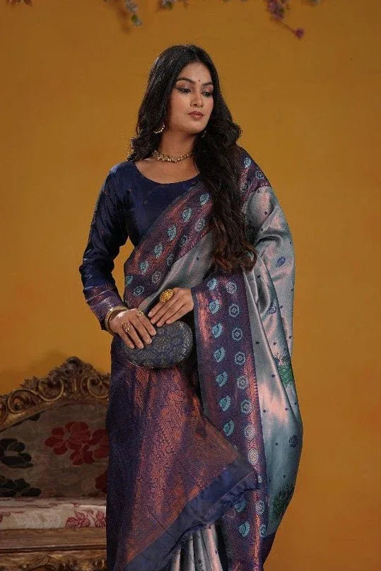 Kanjeevaram Silk Rich Pallue With Contrast Blouse Weaving Silk Saree - EZBER
