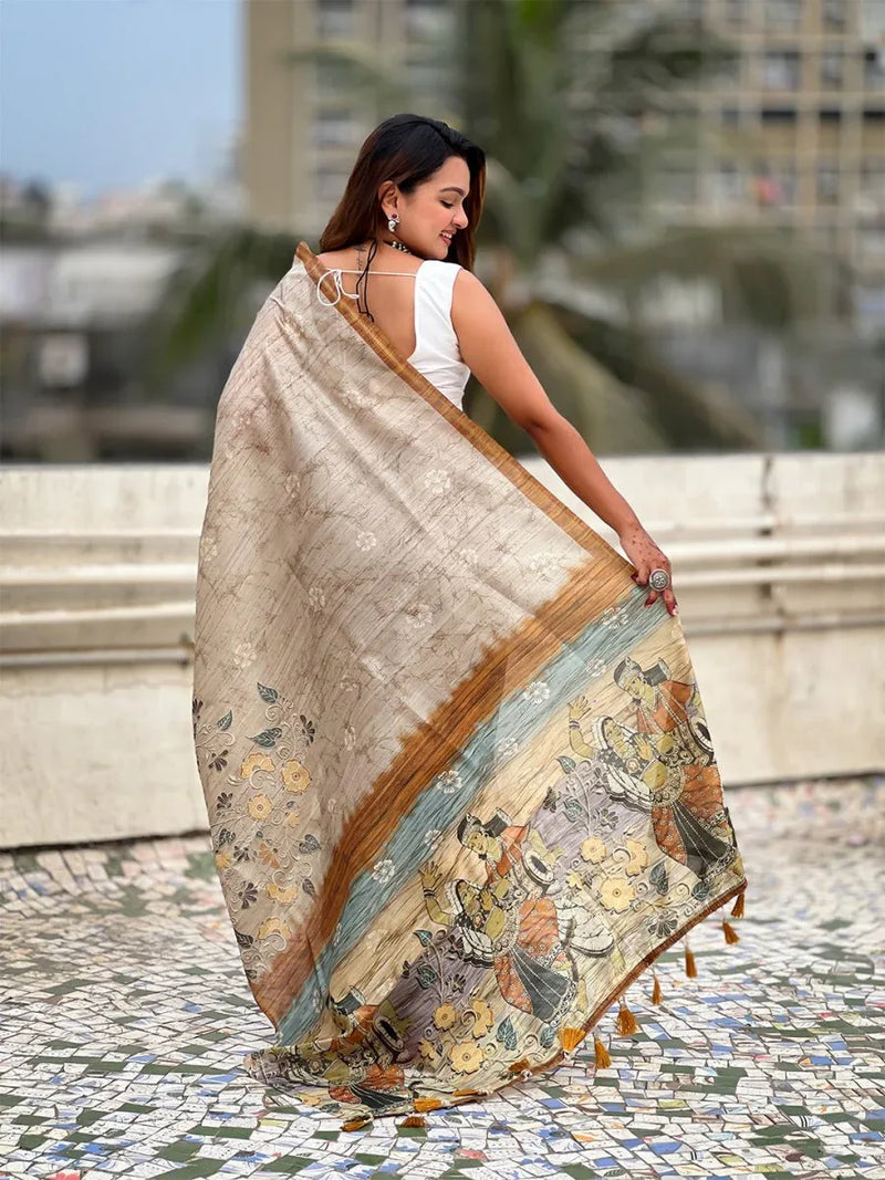Light Gold Digital Printed Silk Saree With Blouse Piece - EZBER