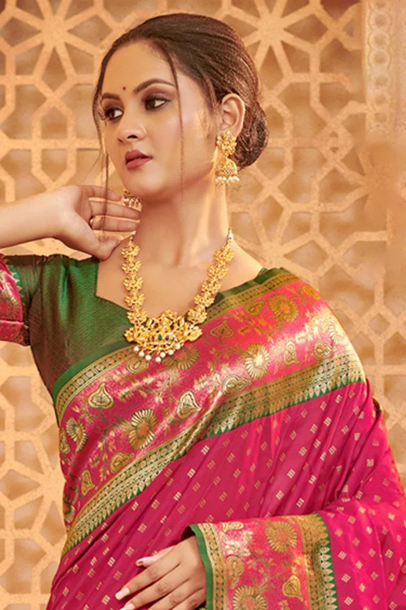 Magenta Banarasi Silk Saree With Blouse - EZBER