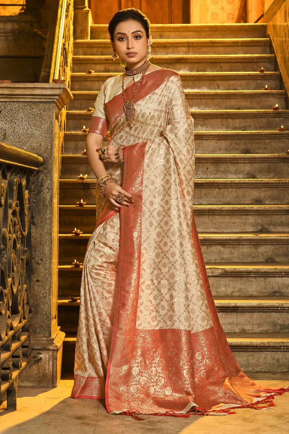 Cream & Red Banarasi Silk Saree With Blouse Piece - EZBER