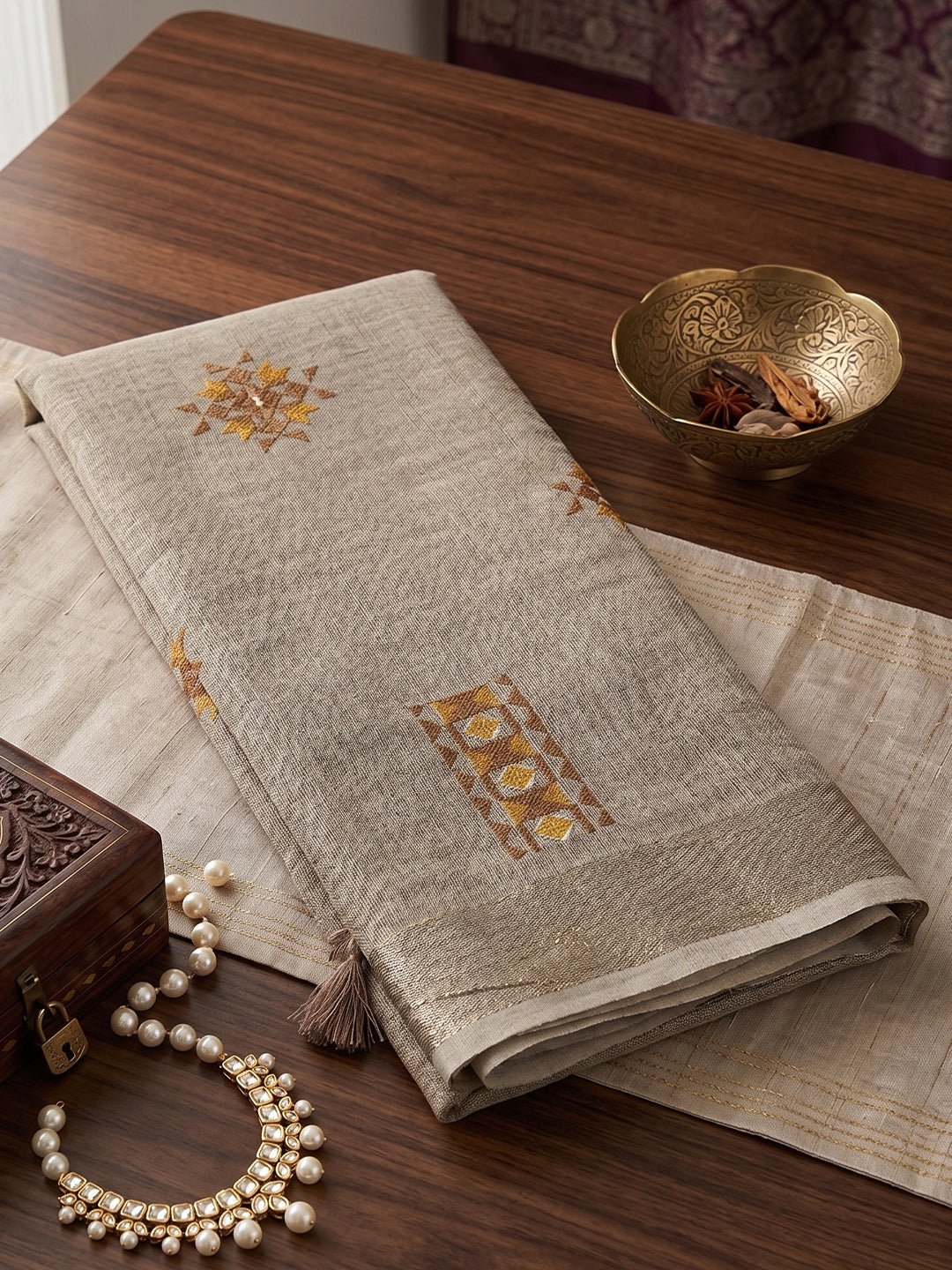 Beige Linen Stripe N Floral Saree | EZB SI04 SRAMY24003