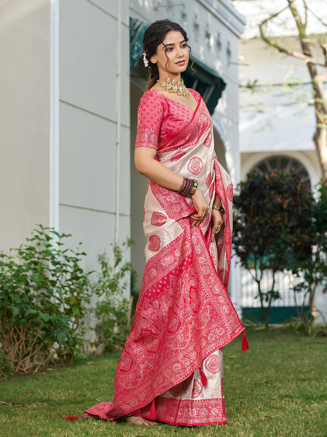 silk-blend-cream-red-brocade-saree-ezb-si04-sukud1002