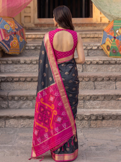 Black Soft Silk Contrast Pallu Saree | EZB SI04 SURIV1001