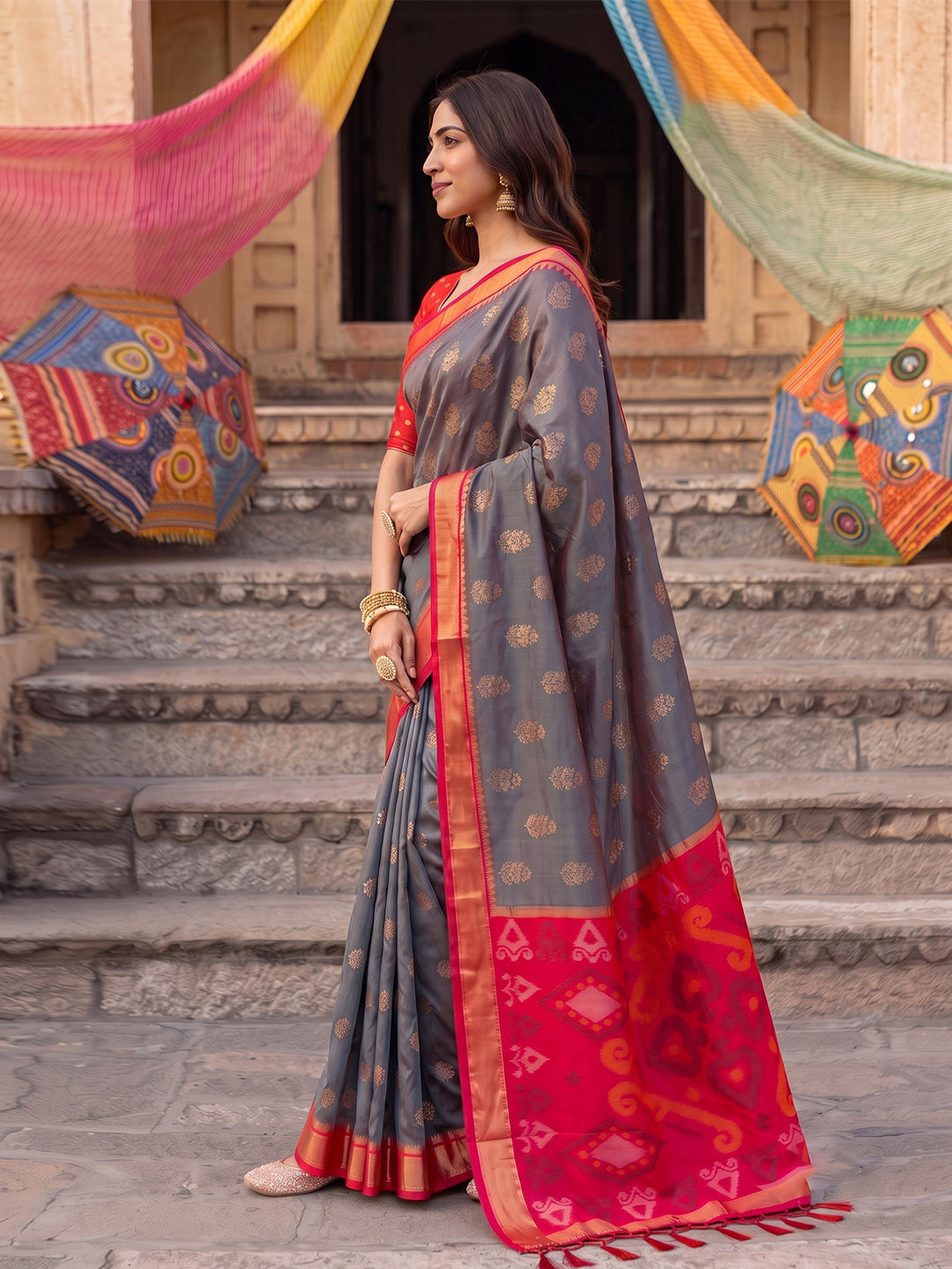 Grey Soft Silk Contrast Pallu Saree | EZB SI04 SURIV1004