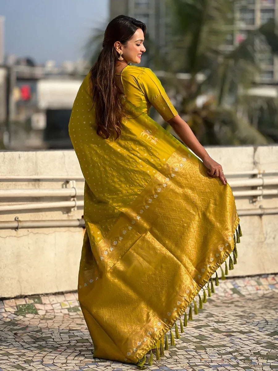 Yellow Silk Blend Saree With Blouse Piece - EZBER